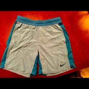 Nike mens shorts. Size M